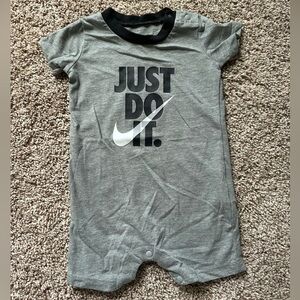Nike Just Do It Romper Baby 0-6M Black and Gray